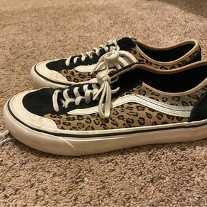Women’s Vans size 9